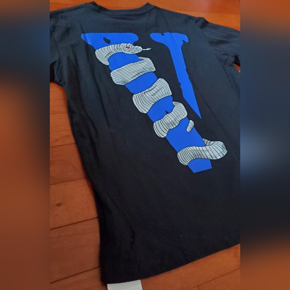 VLONE Black and Blue Snake Graphic Tee - Picture 7 of 7